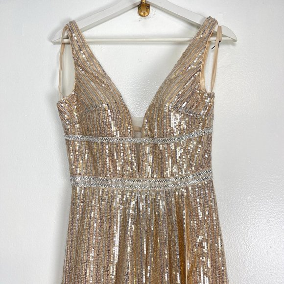 MAC DUGGAL Metallic Sequin Gown in Nude Silver Size US 2 - Picture 4 of 9